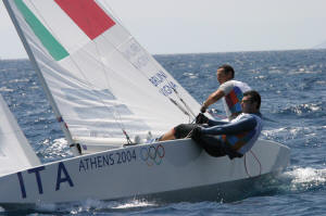 Il timoniere Francesco Bruni settimo alle Olimpiadi di Atene. Foto Baglione