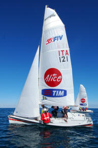 Una delle derive impegnate nella regata di Mondello