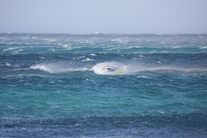 xIMG_7487.JPG - Troppo vento anche per una vela da 3mq. La stazione meteo registra raffiche oltre 35 m/s